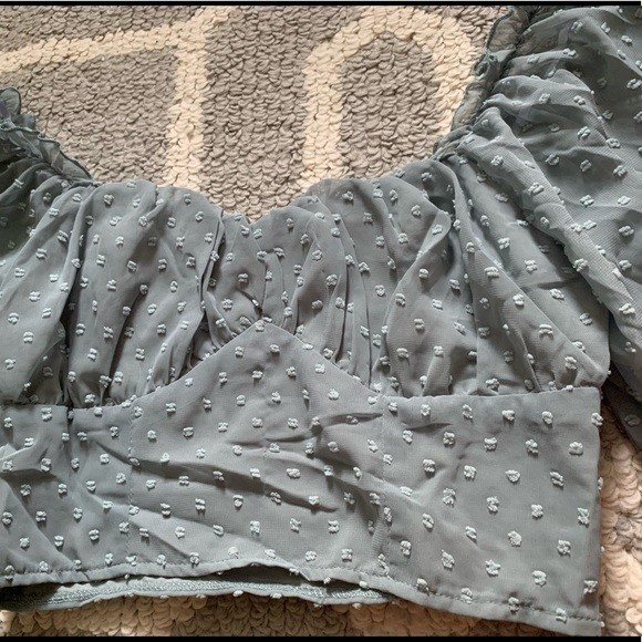 Bell sleeved blouse - Picture 2 of 4